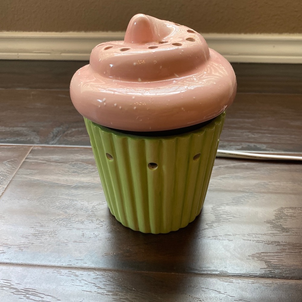 Retired Scentsy